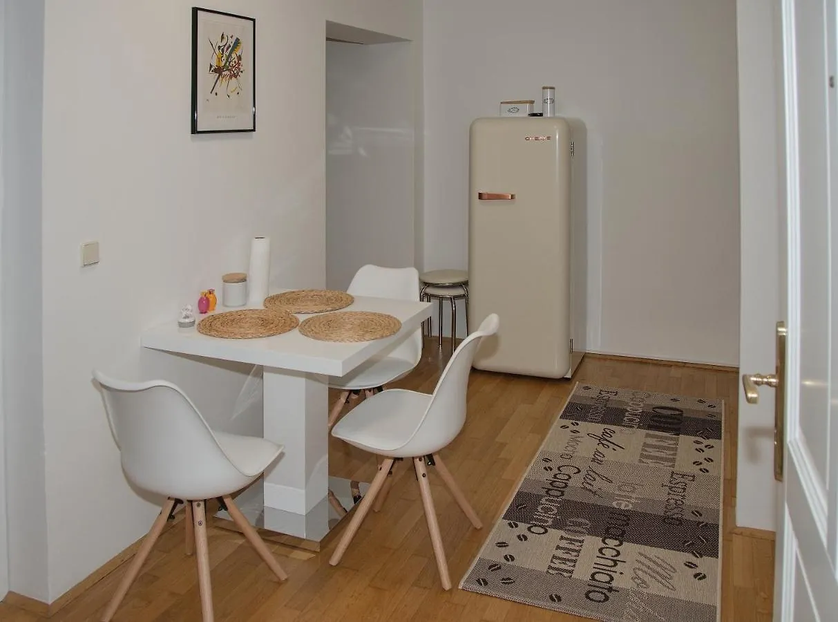 Blue Lotus Apartment 비엔나 0*,  오스트리아